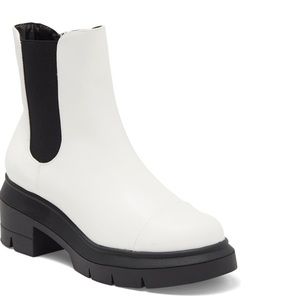 Wild Diva Lounge Lug Sole Boot Chelsea Platform Boot Nordstrom. Size 6. EUC